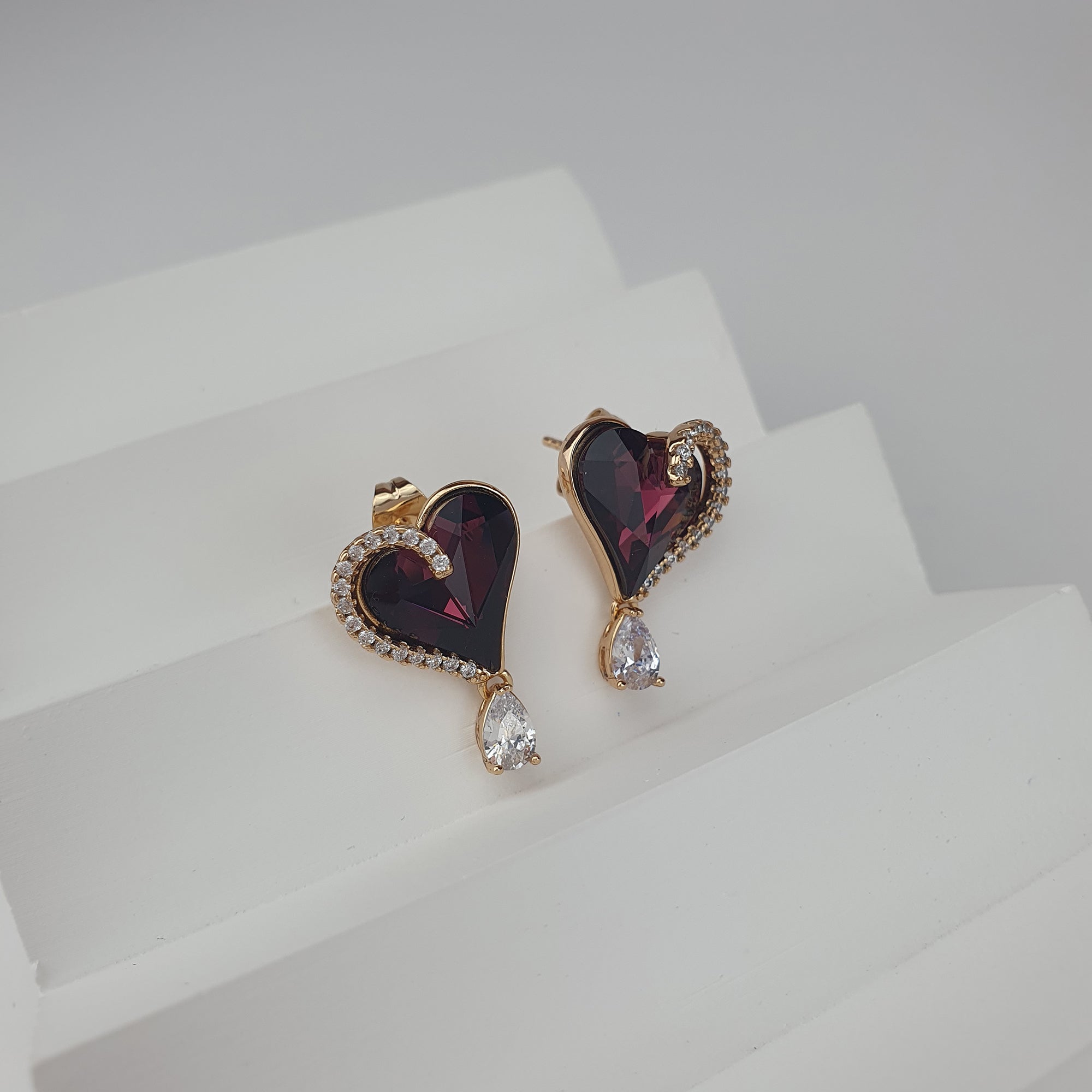 Mirdzoši auskari ar Swarovski kristālu un hipoalerģisku aizdari – ROTAS69