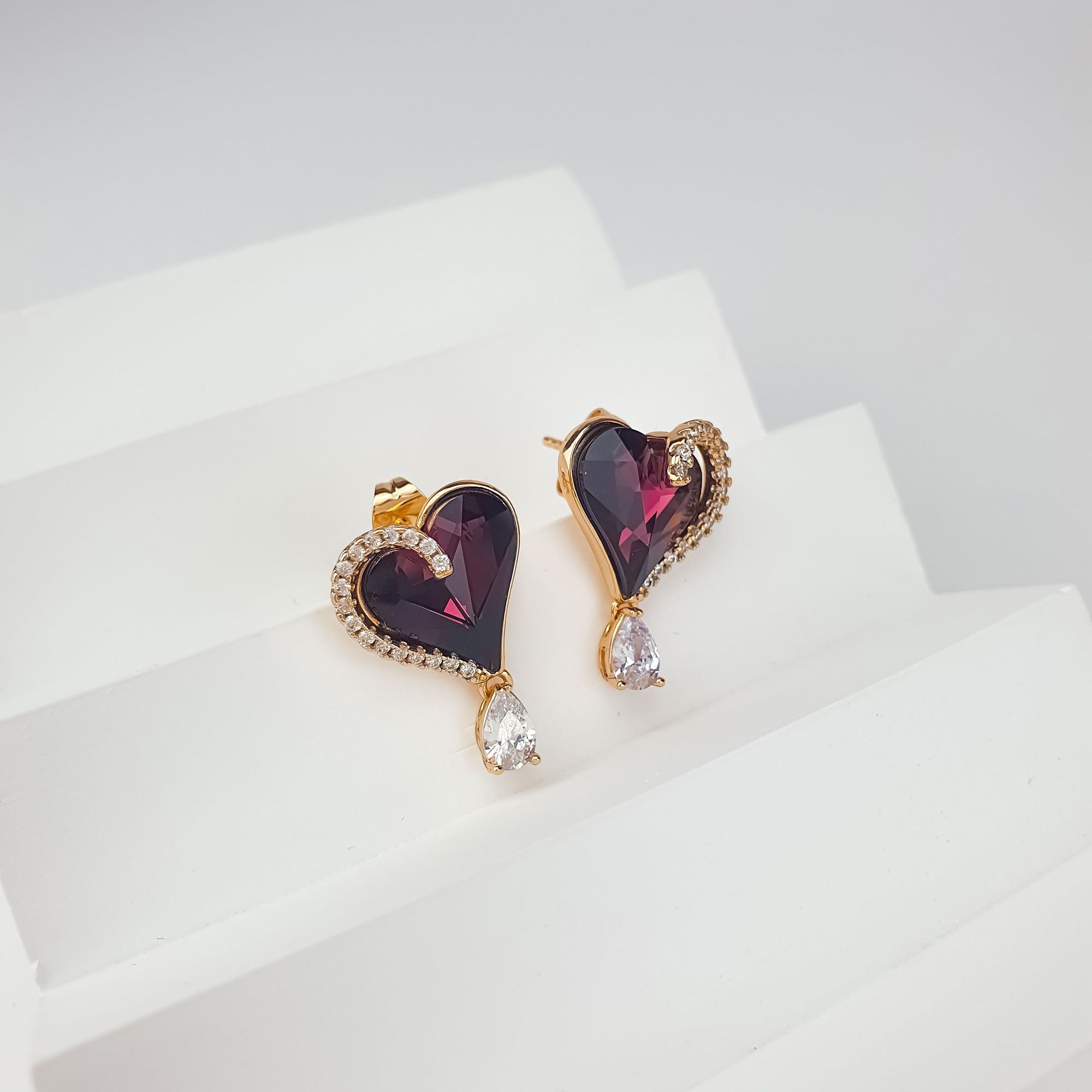 Mirdzoši auskari ar Swarovski kristālu un hipoalerģisku aizdari – ROTAS69