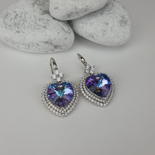Romantiski auskari ar mirdzošu sirds formas Swarovski akmeni – ideāli svētkiem | ROTAS69